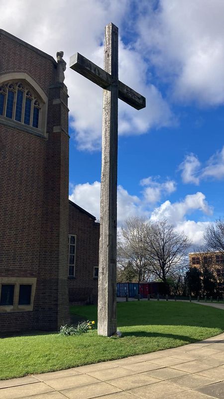 2023 - PETER HARRIS, GANGES CROSS AT GUILDFORD CATHEDRAL, 01.jpg