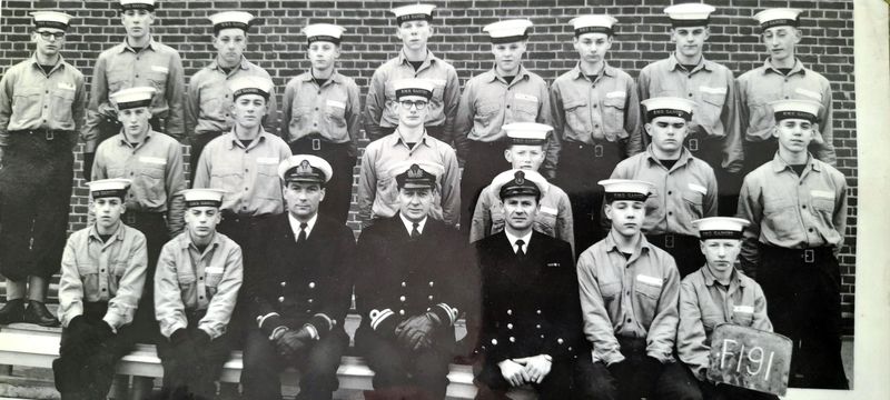 1966, 14TH NOVEMBER - JOHN JOHNSON, 89 RECRUITMENT, FROBISHER, 191 CLASS, I AM 1ST ROW 2ND FROM LEFT.jpg