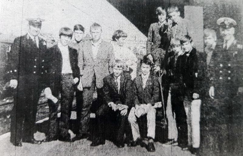 1971 - DEREK GENT, 15 YEAR OLDS ON THERE WAY TO GANGES, DEREK IS 3RD FROM RIGHT.jpg