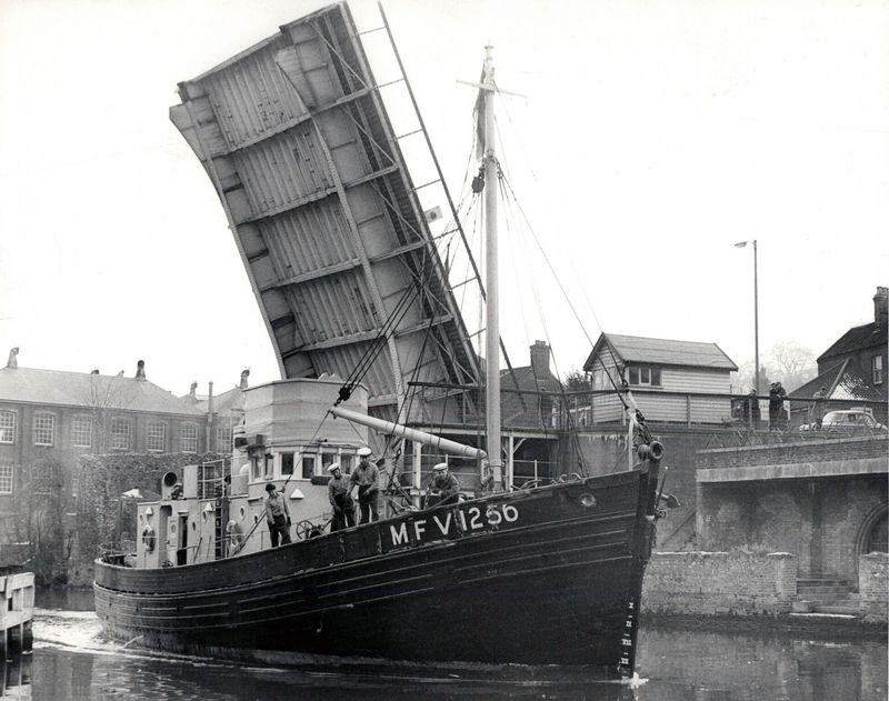 1962, 19TH MARCH - MFV 1256 PROCEEDING UP TO NORWICH, 02.jpg