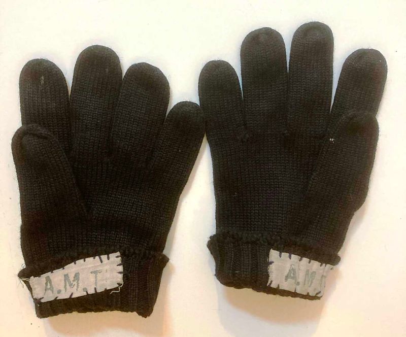 1972, MAY - ANDY TURNER, RODNEY, 34 RECR., MY GLOVES AS ISSUED, NEVER WORN.jpg