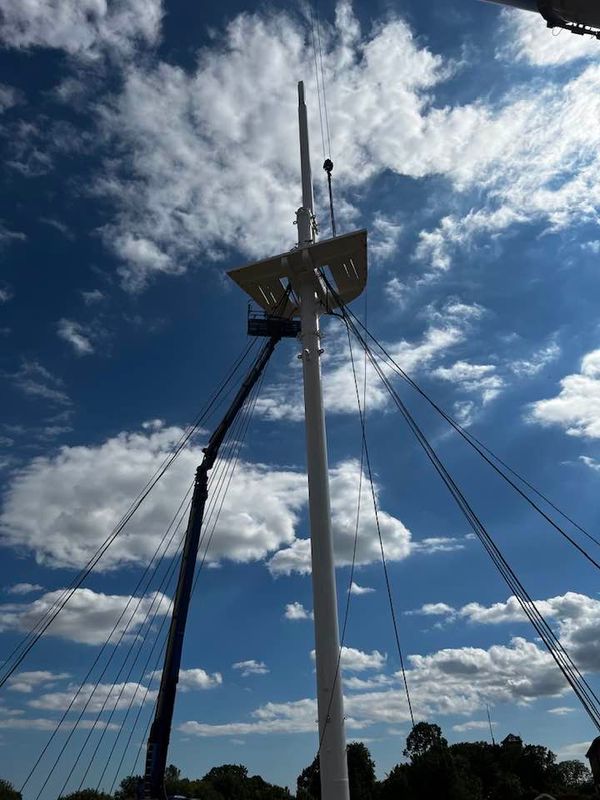 2023, 9TH AUGUST - JIM DINES, TOPS PLATFORM ON AND FITTED, TOPMAST UP AND FITTED, 08.jpg