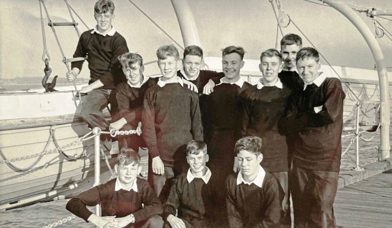 1964-65 - MICHAEL DRUMMOND., 03., KEPPEL, ON THE BOAT PIER, I AM BACK ROW IN THE MIDDLE WITH HANDS SHOWING.jpg