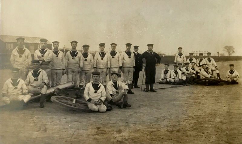 UNDATED - FIELDGUN CREWS.jpg