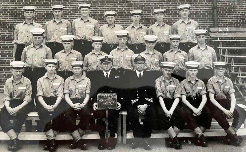 1967, 17TH APRIL - STEWART TURNER, 02., GRENVILLE, 22 MESS, 920 CLASS, I AM 2ND FROM LEFT, BACK ROW, PETER PITTS IS TOP LEFT BAC