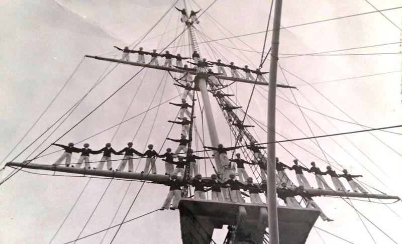 1963, JUNE - RONALD JOHN BARBER, 04., CERIMONAL MANNING OF THE MAST.jpg