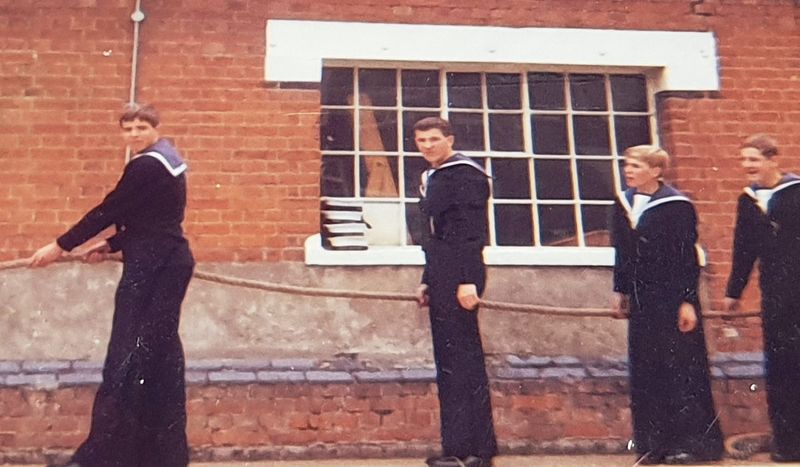 1972, APRIL - ANGUS SIBLEY, 04., 32 RECR., BLAKE, FEARLESS, NO DETAILS GIVEN.jpg