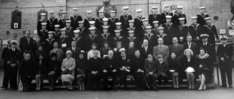 1964 - RAYMOND CATT, L, CONFIRMATION CLASS.jpg