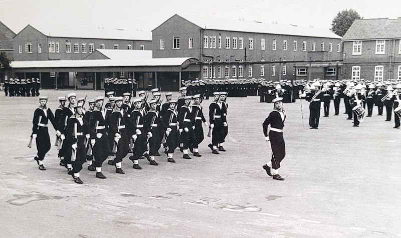 1971, SEPTEMBER - MARK SARTAIN (TOMO THOMAS), 28 RECRUITMENT, GUARD.jpg