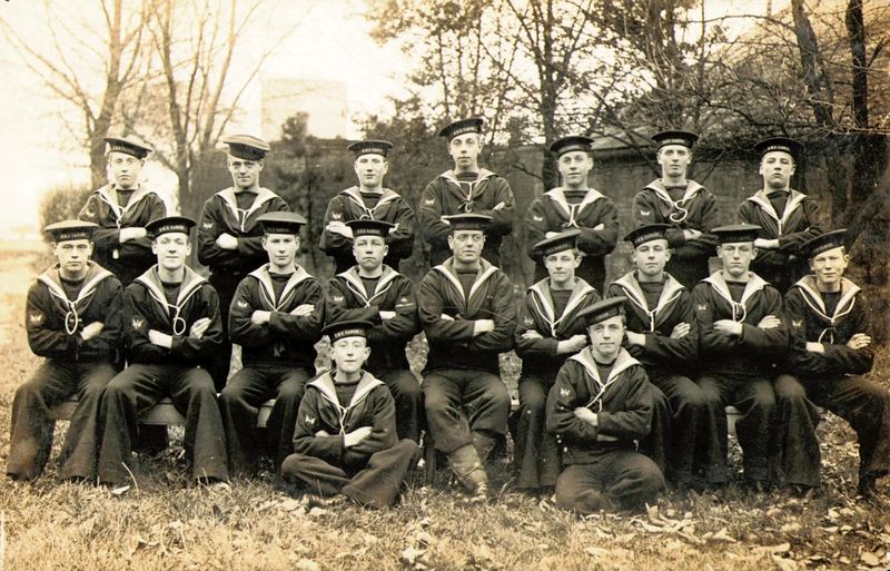 UNDATED - UNKNOWN BOY SPARKERS.jpg