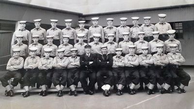 1962, MARCH - JOHN BUCKNALL, 3 WEEKS IN THE ANNEE THEN RECAT AND SENT TO RALEIGH, I'M MIDDLE ROW FAR RIGHT..jpg