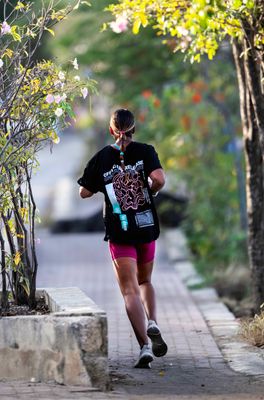 Z8B_1985BonaireRunner1.jpg