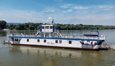 V�c, Visegr�d �s Zebeg�ny - V�c, Visegr�d and Zebeg�ny