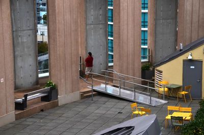 solitary in the city