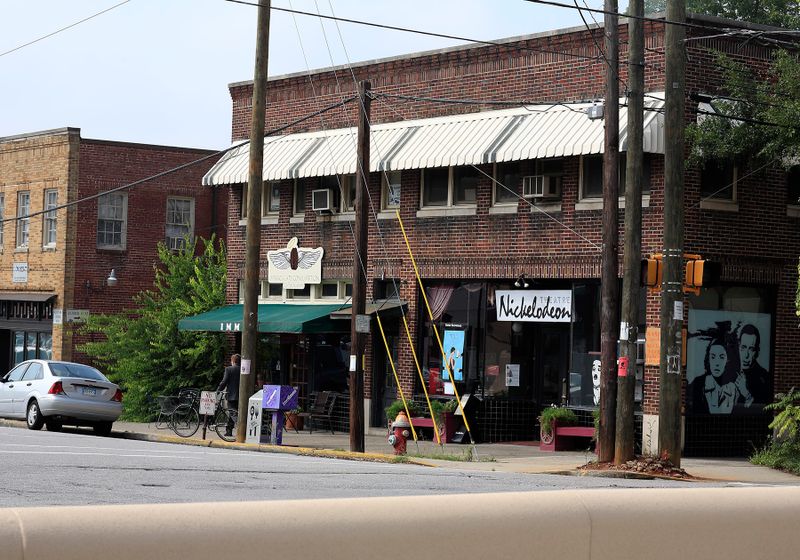 Main St