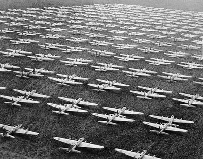 1946, b17s, scrapheap.jpg