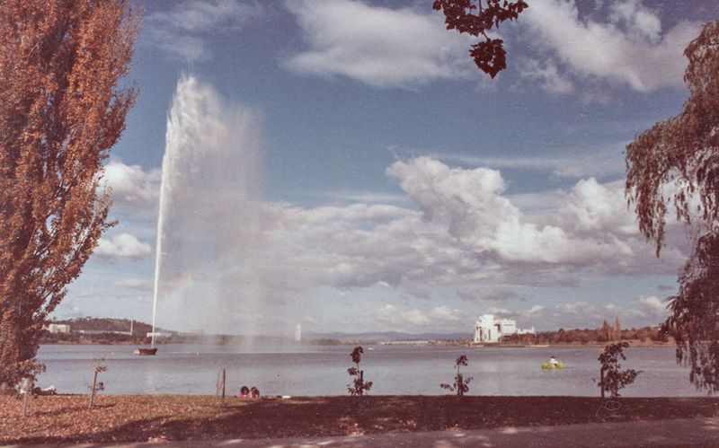 Captain Cook Memorial Jet, Lake Burley Griffin