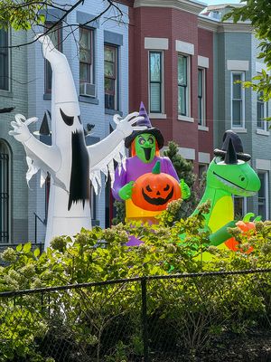 Capitol Hill goes all out for Halloween (2/8)