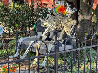 Capitol Hill goes all out for Halloween (6/8)