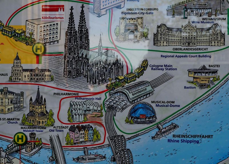 This sign shows the main points in town: the cathedral, the train station, the old town and the bridge. 