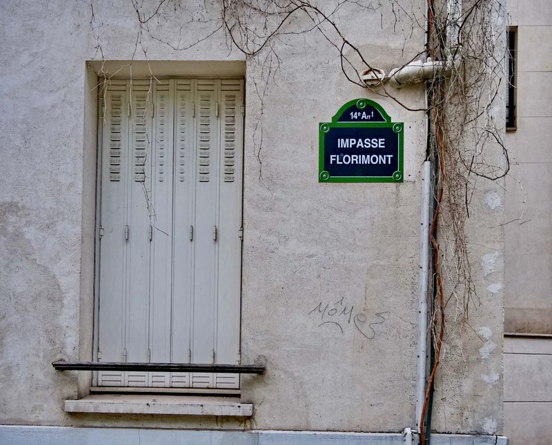 Brassens lived at Impasse Florimont between 1944 and 1966. 