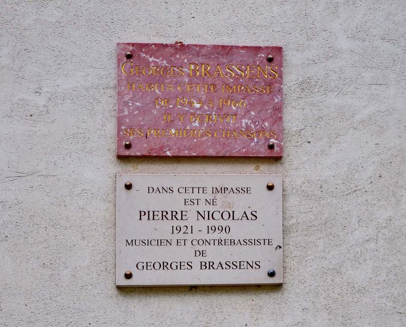 Pierre Nicolas was the bass player of Brassens during his whole artistic life; he was born at Impasse Florimont. 