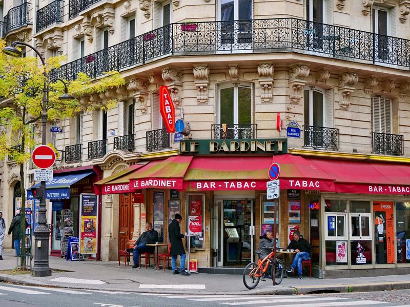 Restaurant-bar at Rue Didot.