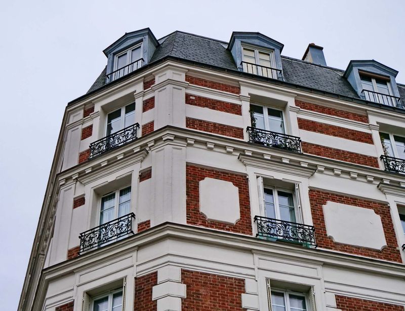 Typical building at rue Didot.