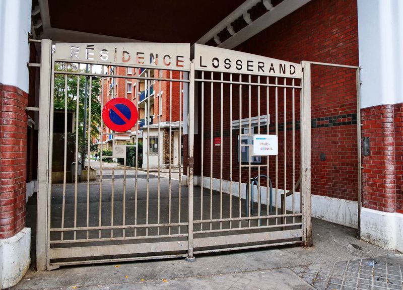 Entrance of Residence Losserand. 