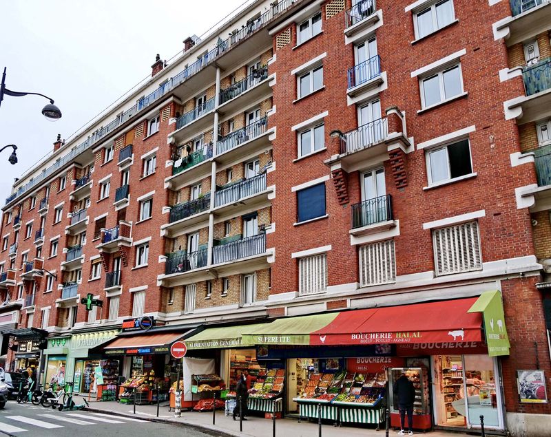 At rue Raymond Losserand (previously called rue da Vanves). 