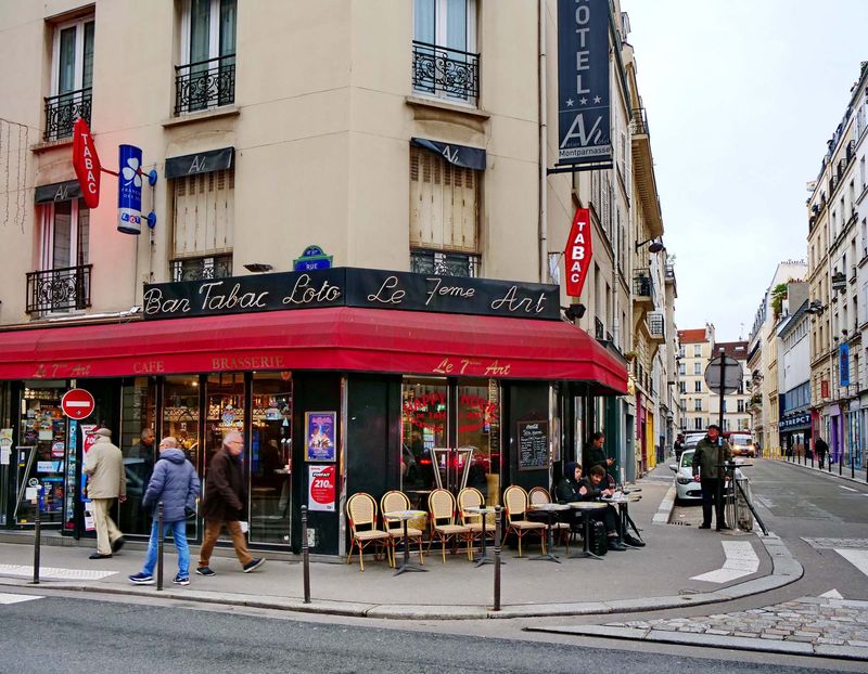 Restaurant-bar at rue Losserand. 