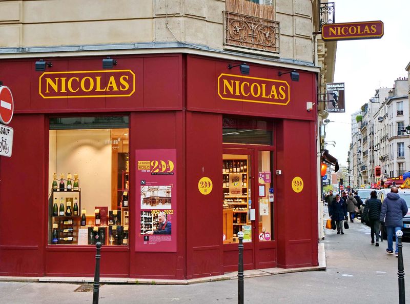 Wine merchant at rue Losserand. 