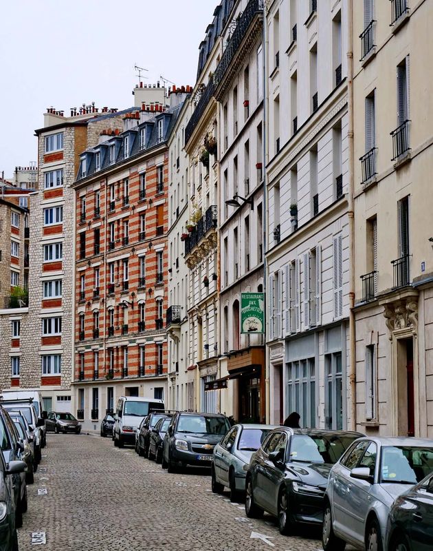 Near rue Losserand. 