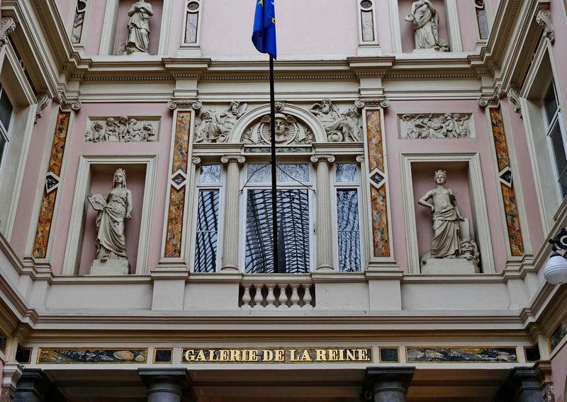 Details of Galerie de la Reine. 