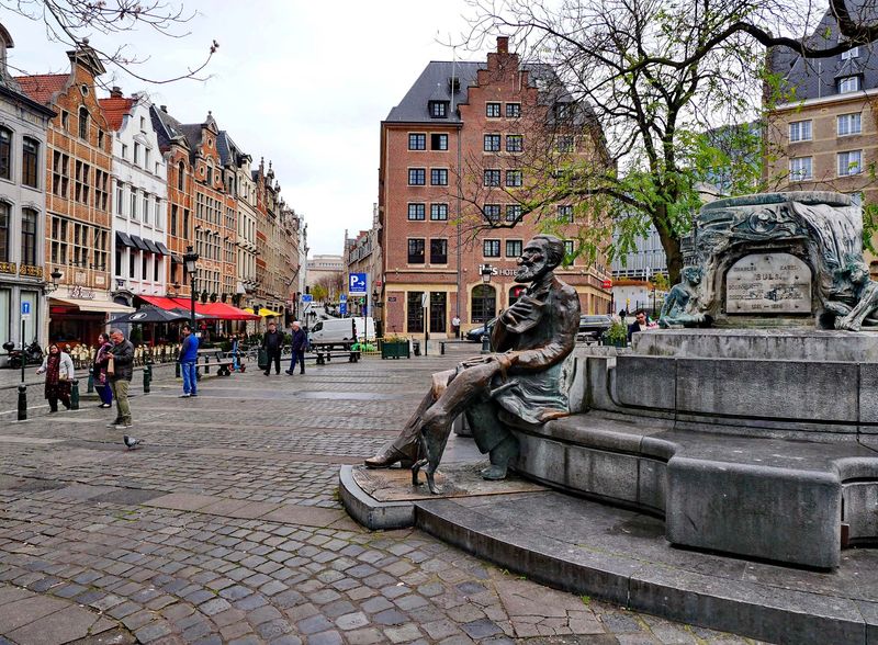 The statue of the maire (bourgmestre) de Brussels Charles Karel (1881-1899). 