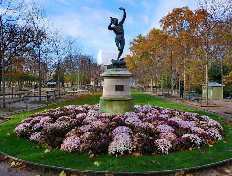 The faune dansant. 