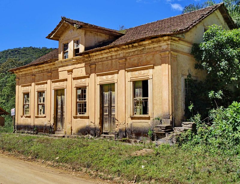 Between Angelina and São Pedro de Alcântara.