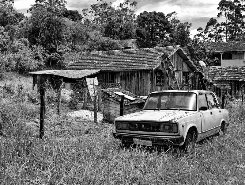Between Rancho Queimado and Taquaras; the old Lada.