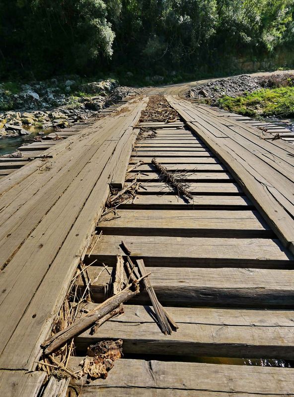 Wood bridge near São Leonardo.