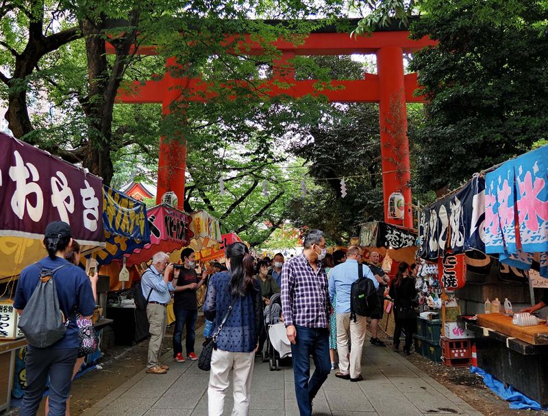 Sunday; there was a celebration in a shrine in Shijuku area. 