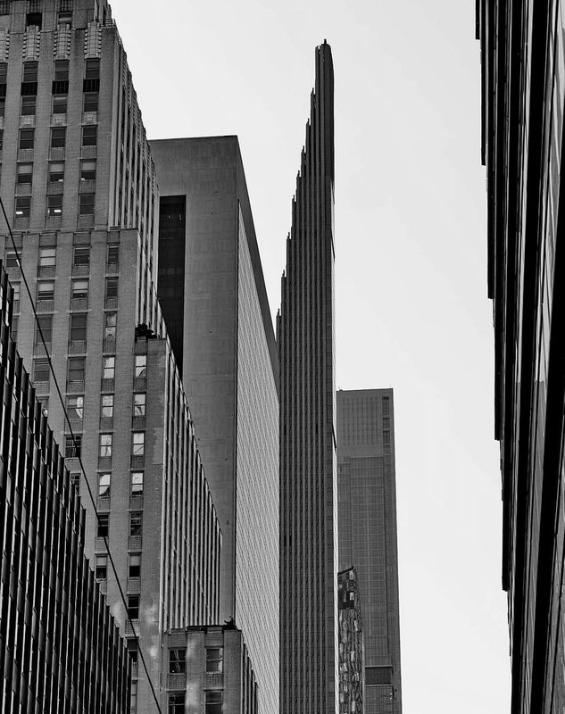 New York City buildings; a new skyscraper.