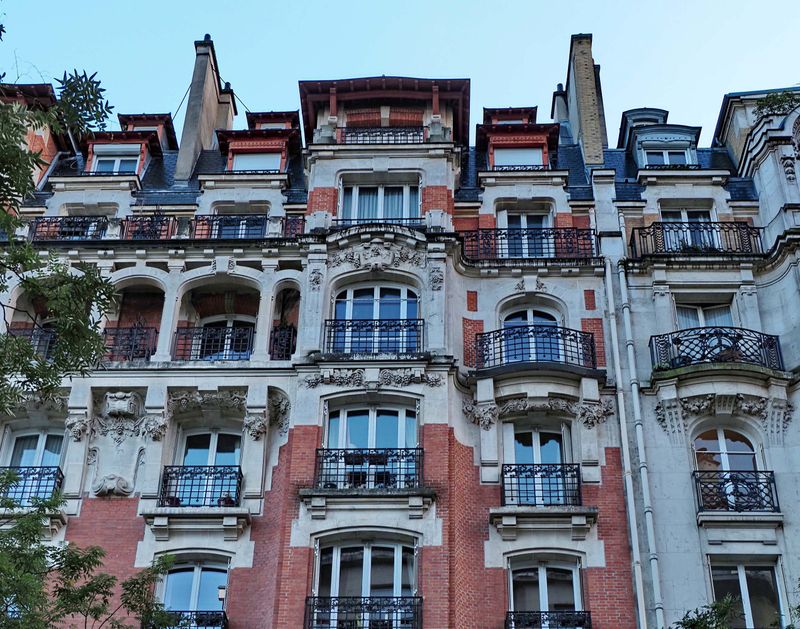 Building on the rue Emile Zola. 