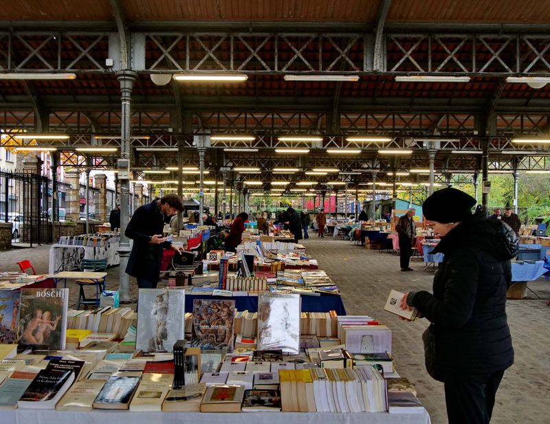 Book sellers: the bouquinistes at the Parc Georges Brassens. 