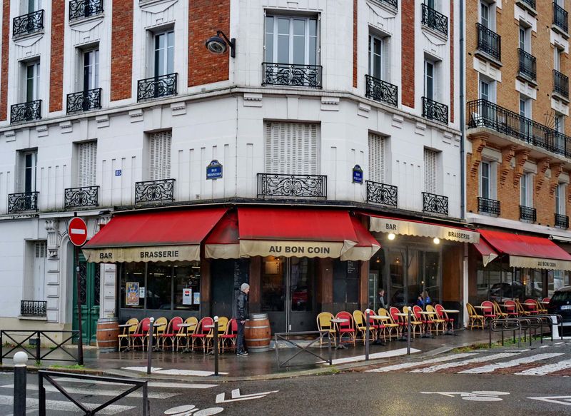 The bar Au bon Coin, corner of rues Brancion and Fizeau. 