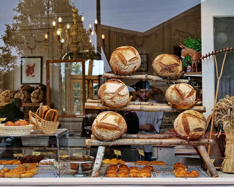 Bread in France; possible to resist?