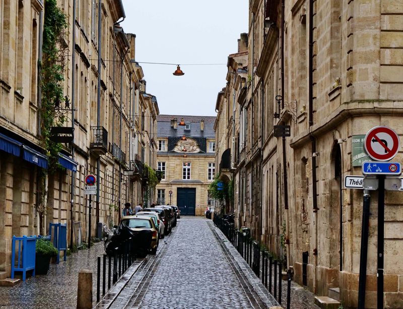 Bordeaux, old town. 