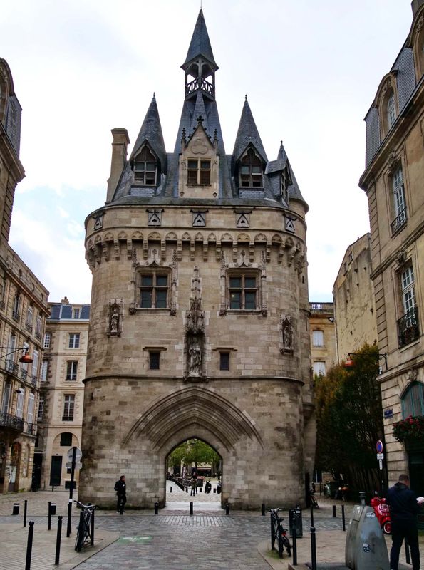 Bordeaux; Porte de Borgogne. 