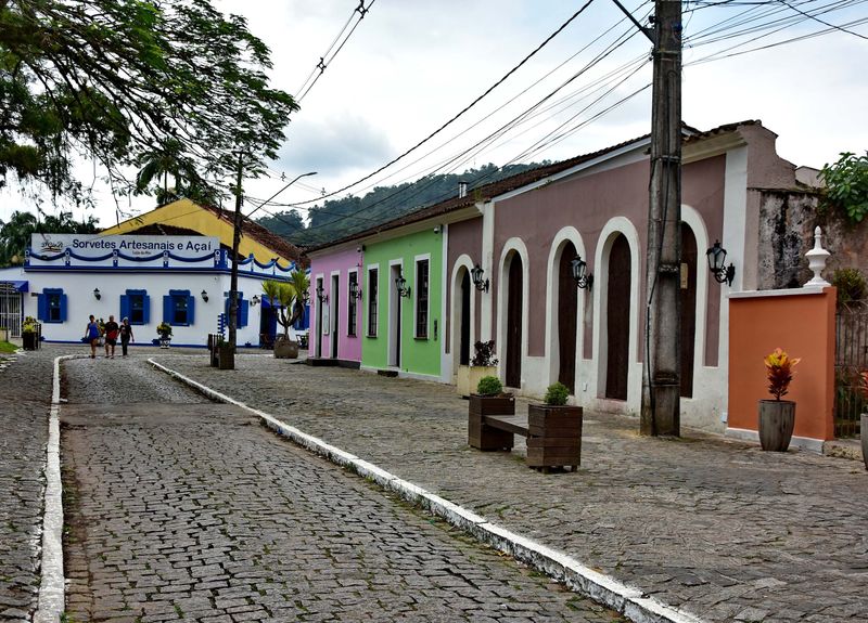 Morretes; old houses.