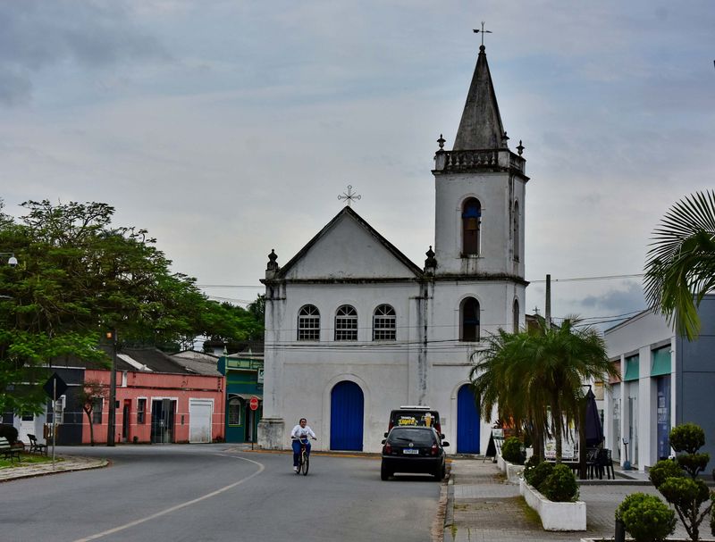 Arriving to Morretes; So Benedito church. 