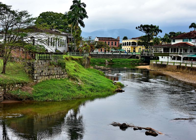 Morretes; the Nhundiaquara river.